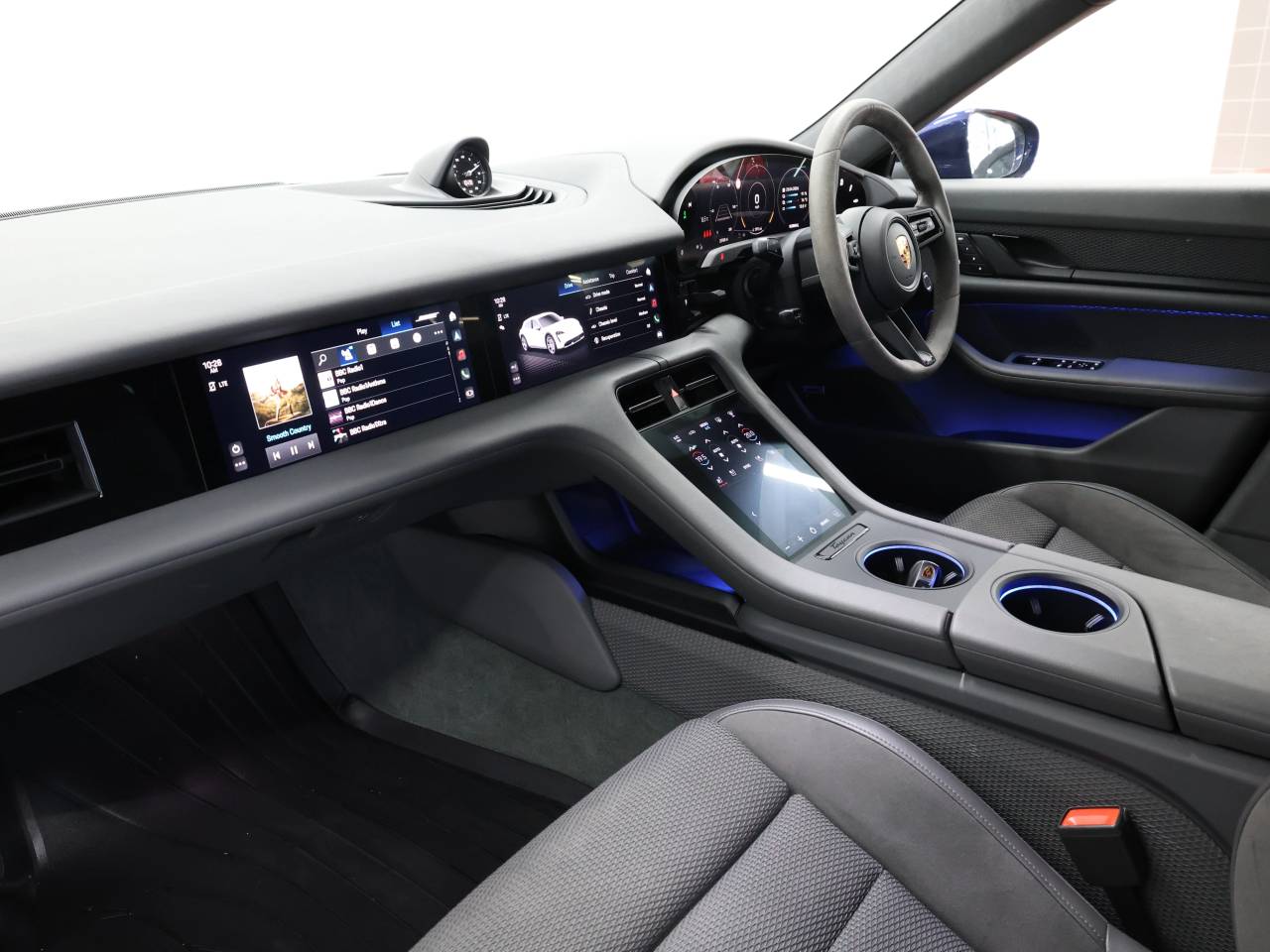 Taycan TURBO CROSS TURISMO image 44