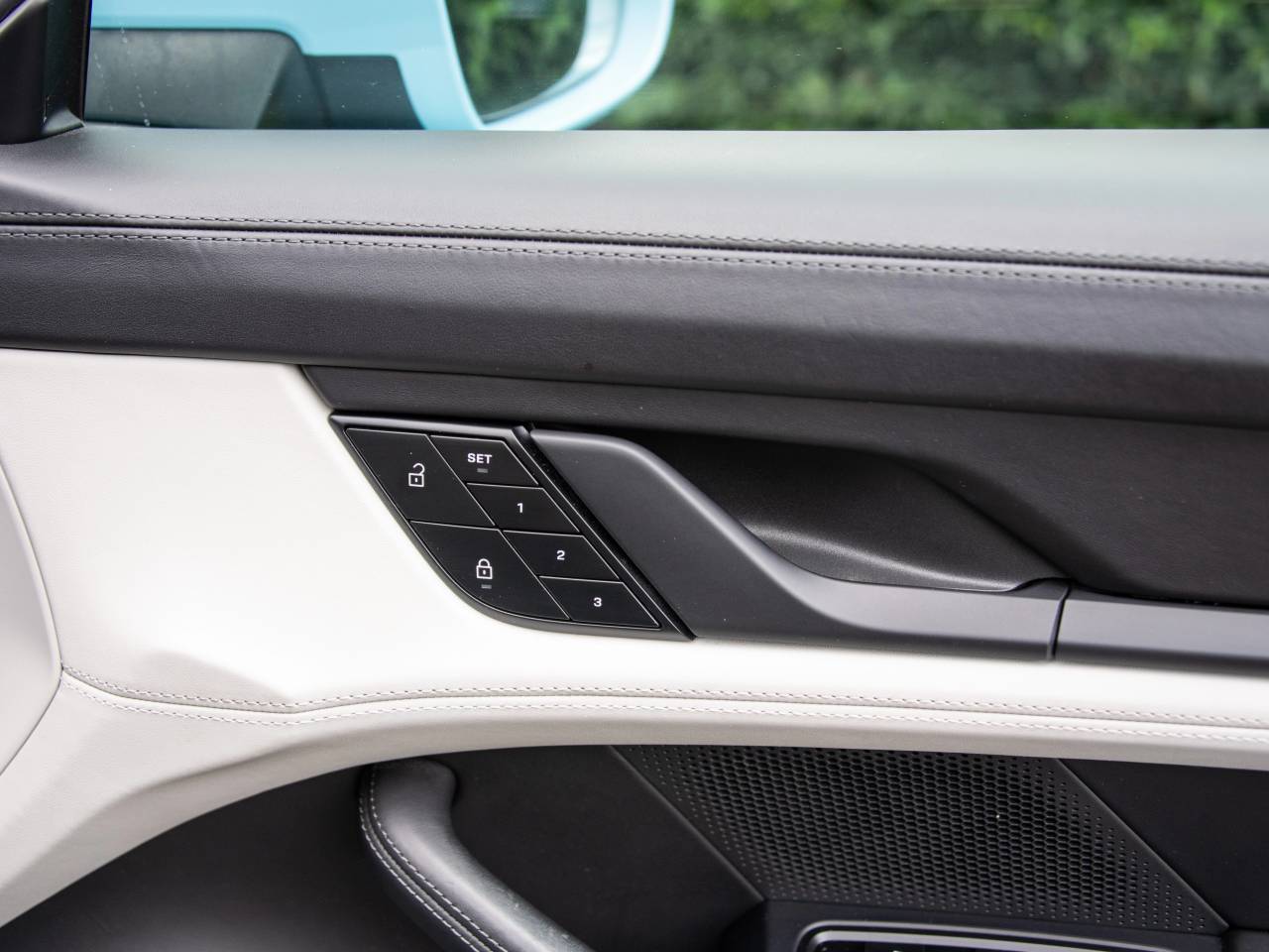 Taycan BASE SPORT TURISMO (8) image 29