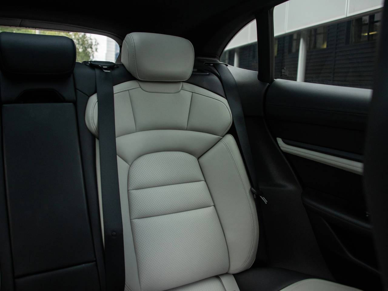 Taycan BASE SPORT TURISMO (8) image 39