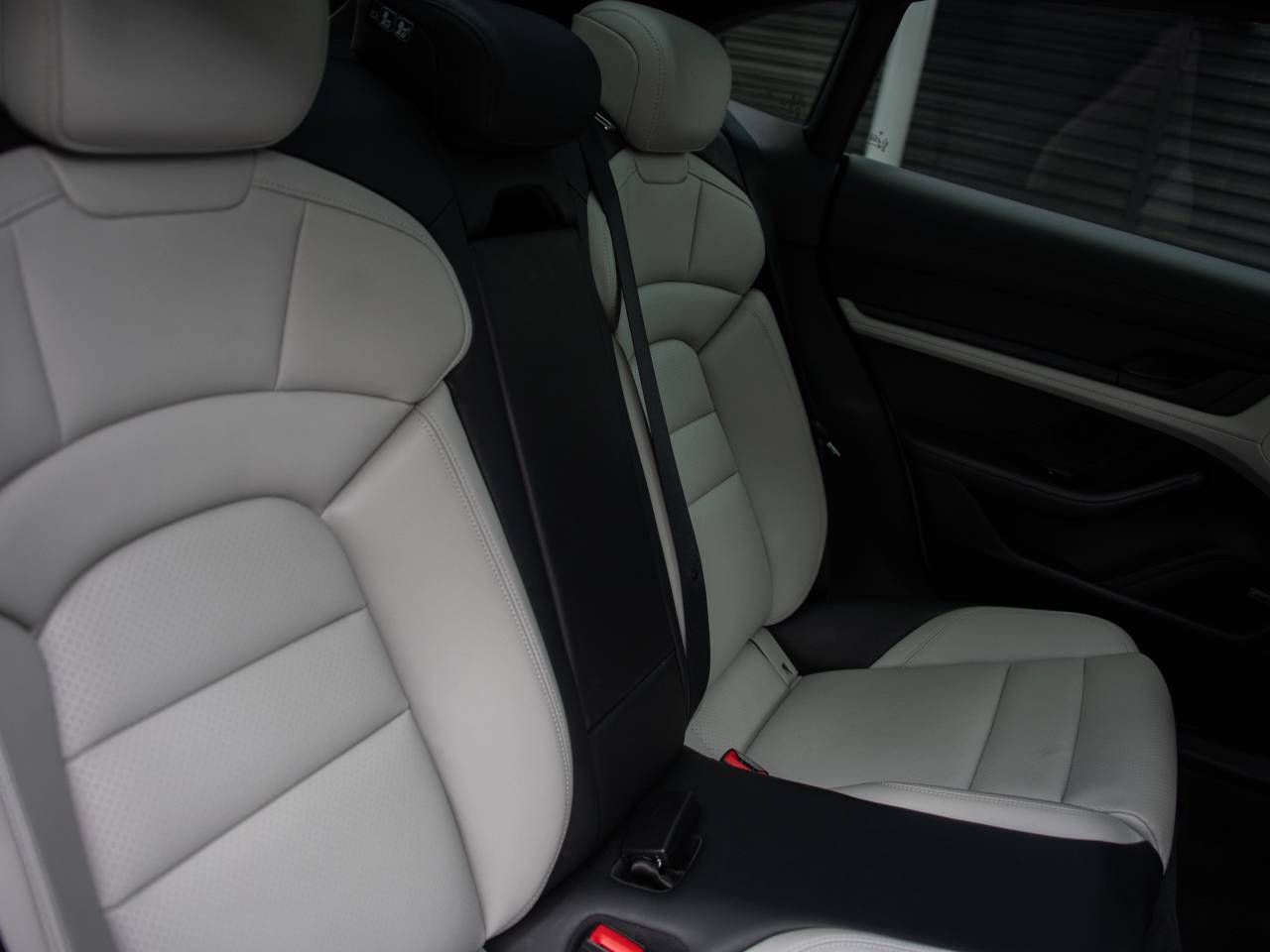 Taycan BASE SPORT TURISMO (8) image 32
