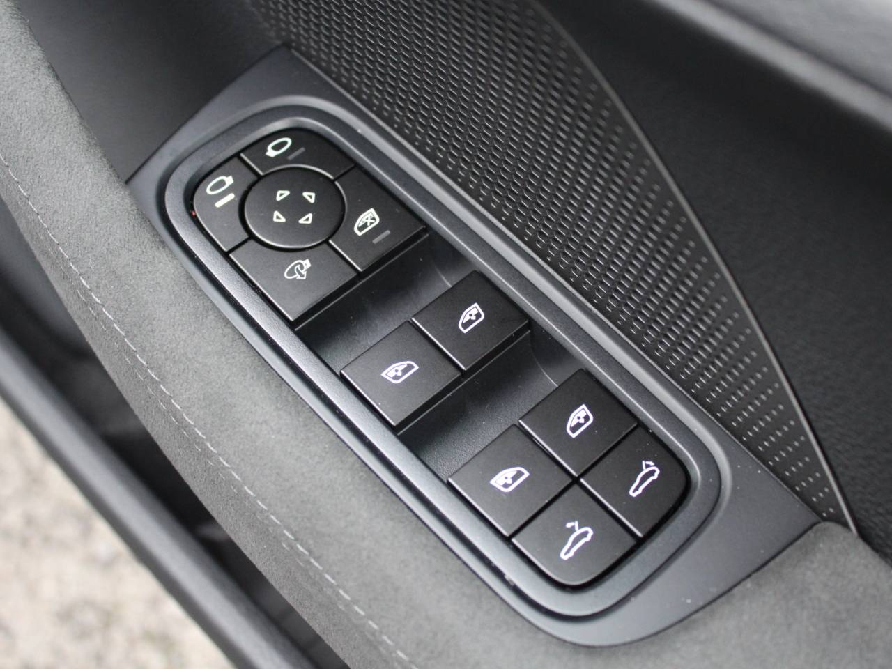 Panamera (2) image 30