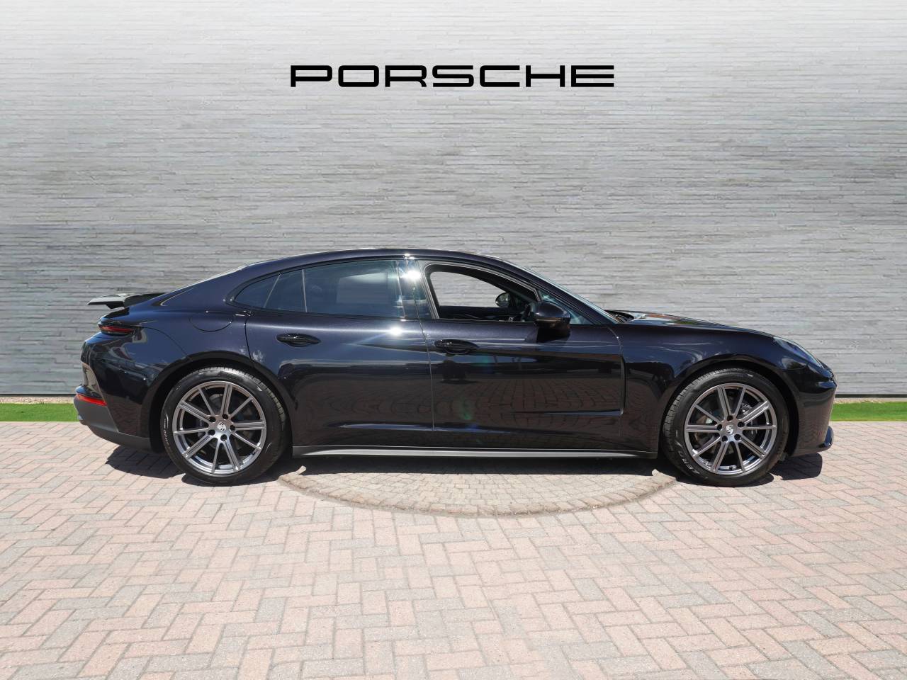Panamera (4) image 02