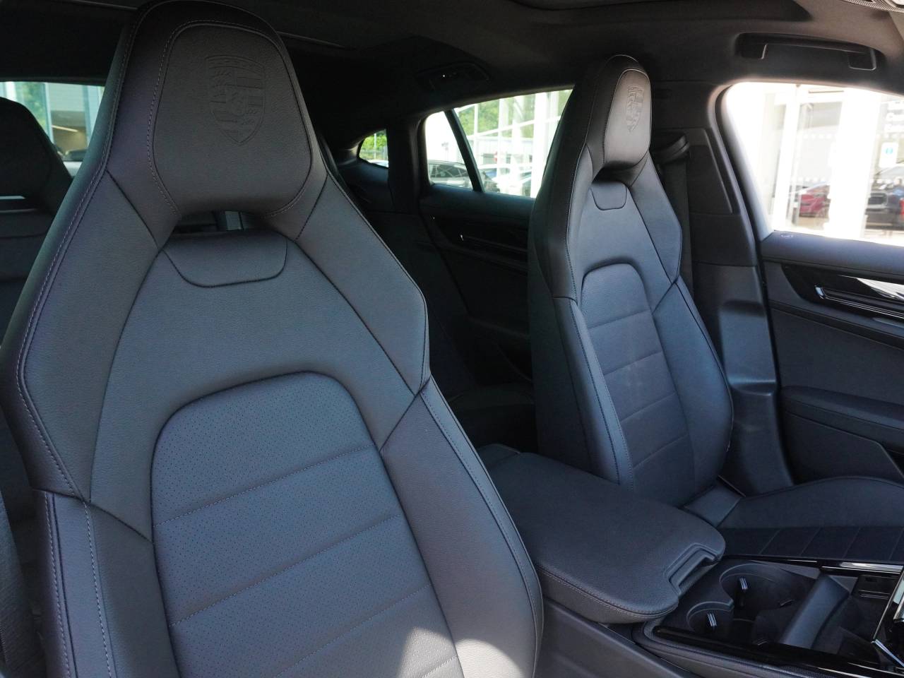 Panamera (4) image 05
