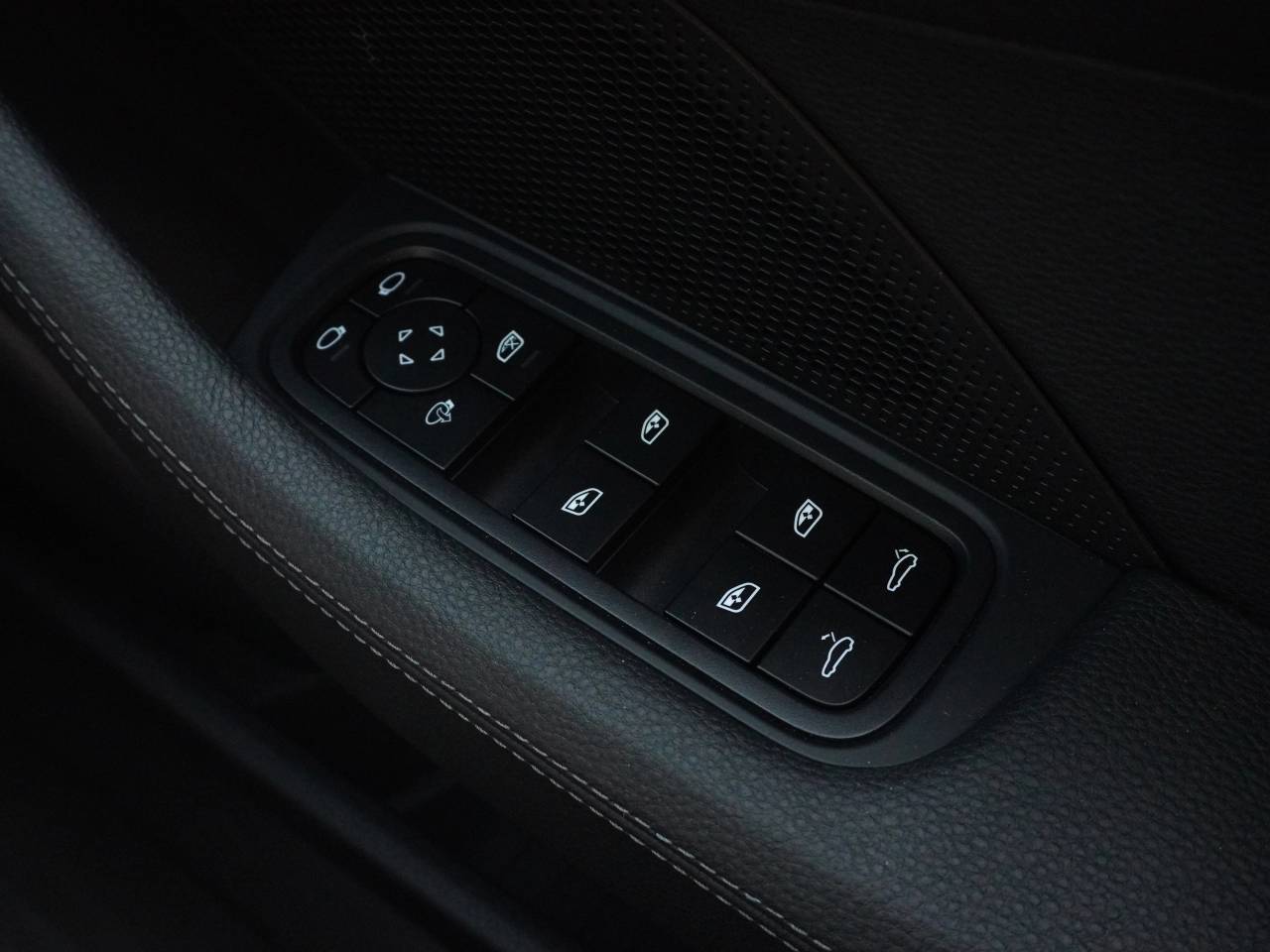 Panamera (4) image 33