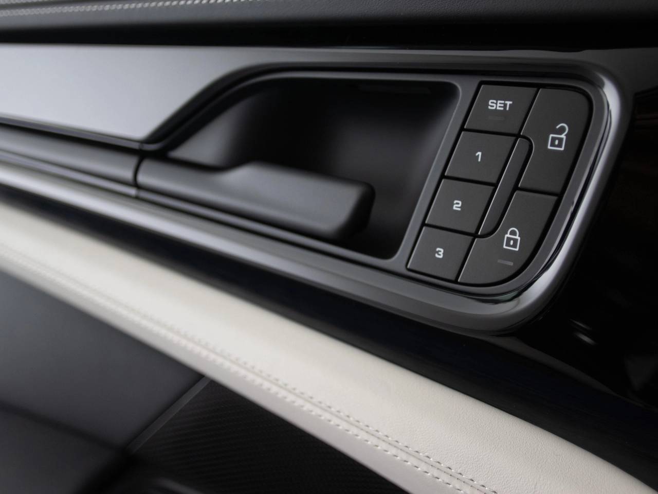 Panamera (4) image 24