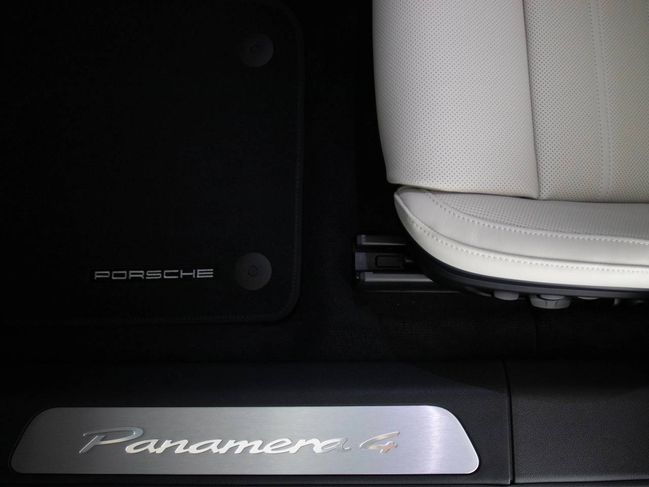 Panamera (4) image 25