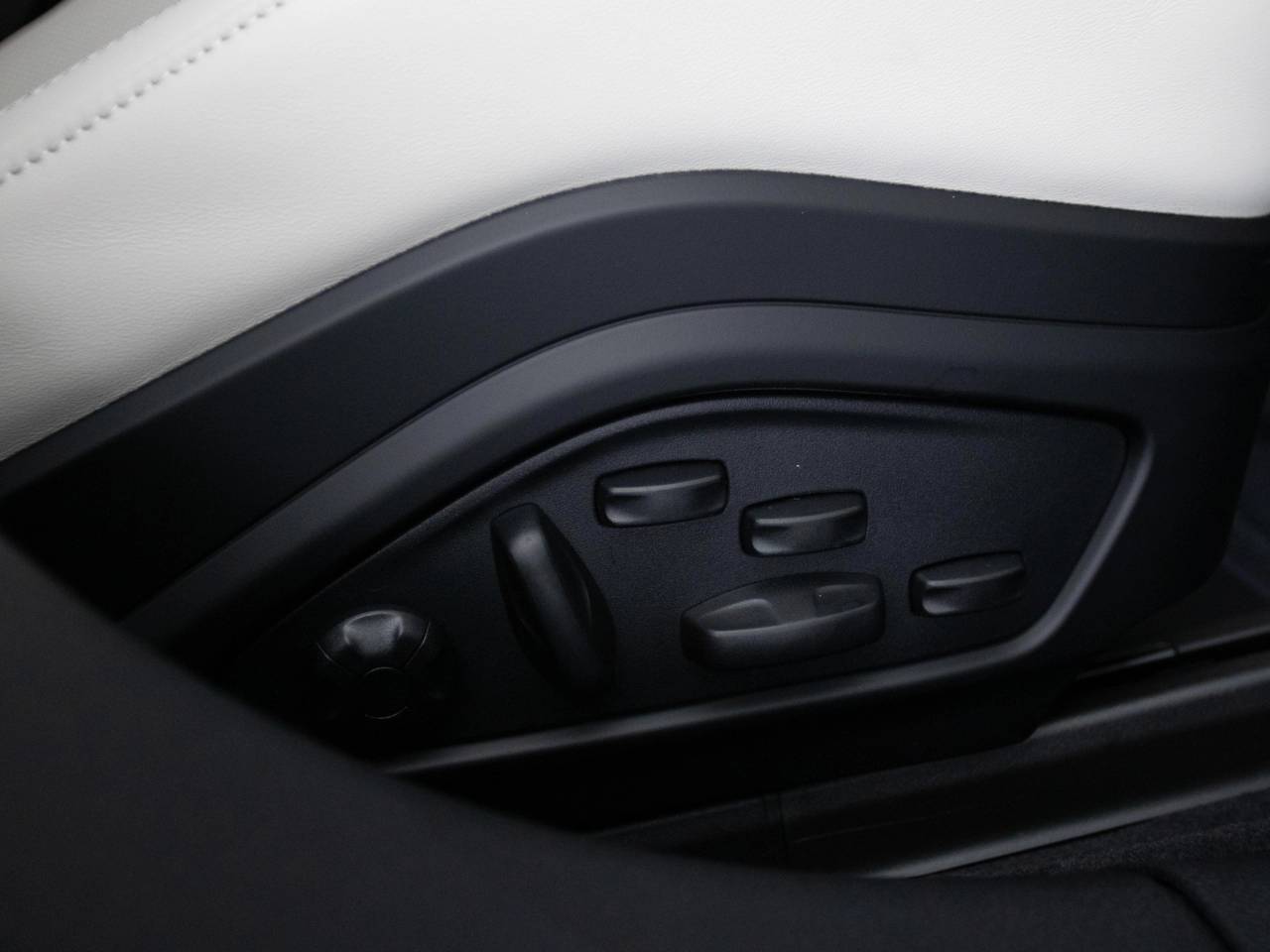Panamera (4) image 56