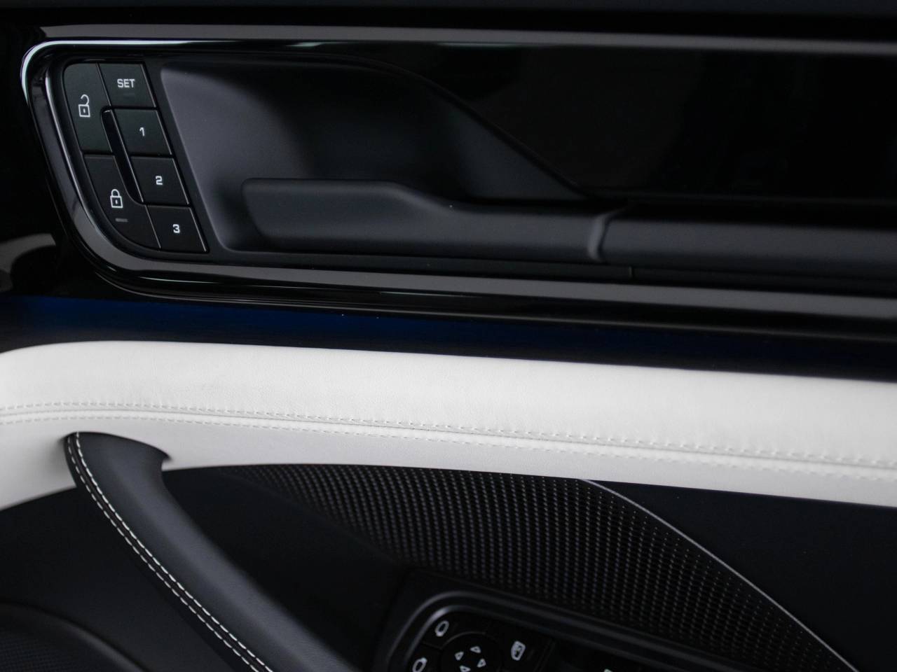 Panamera (4) image 43