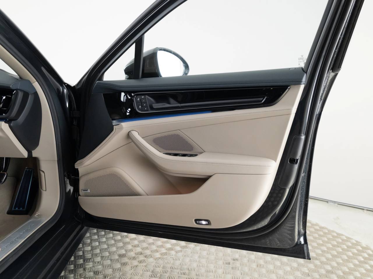 Panamera (2) image 29