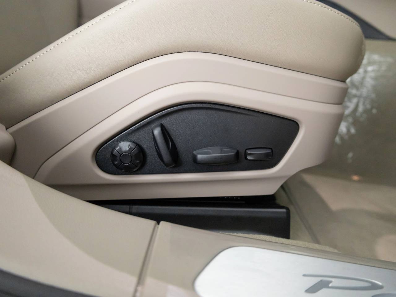 Panamera (2) image 27
