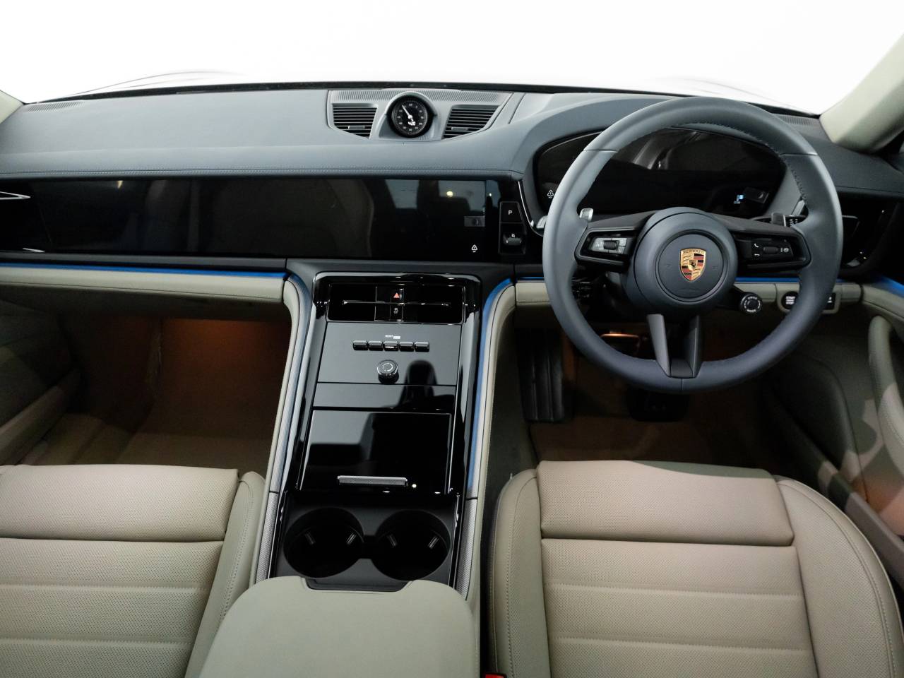 Panamera (2) image 14