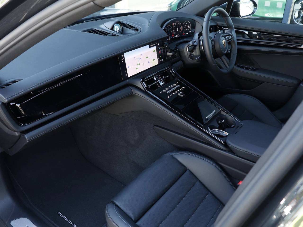 Panamera (16) image 04