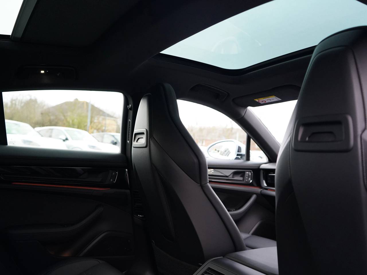 Panamera (2) image 38