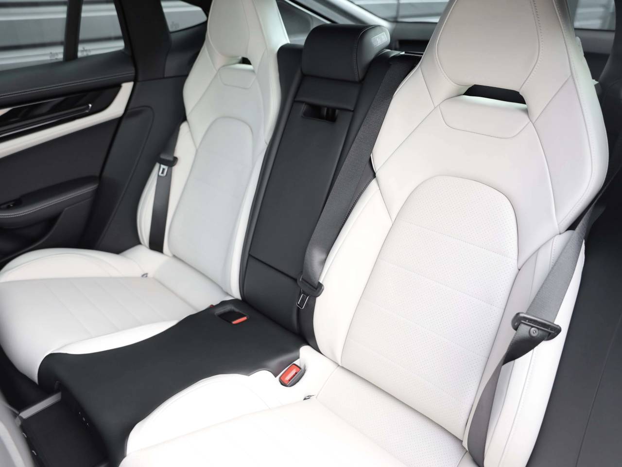 Panamera (2) image 10