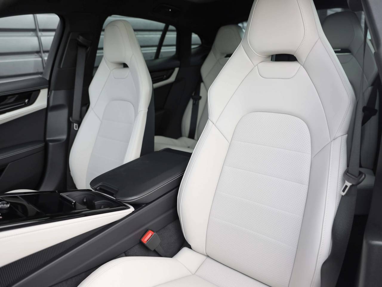 Panamera (2) image 09