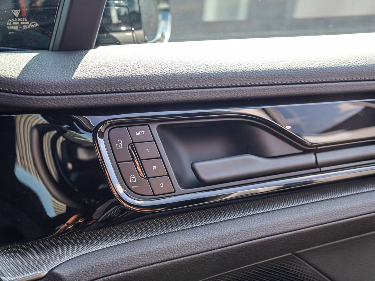 Panamera (2) image 32
