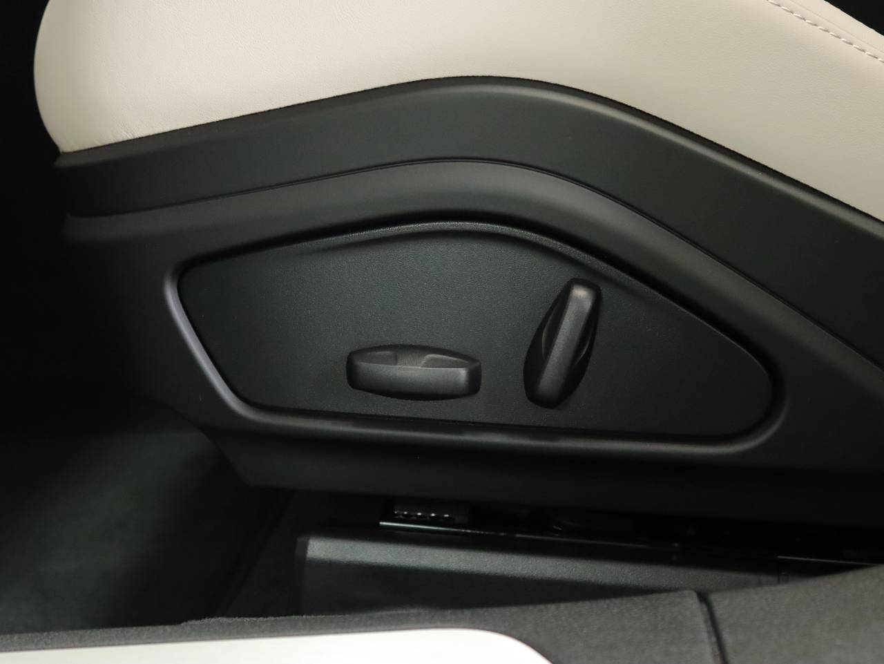 Panamera (4) image 43