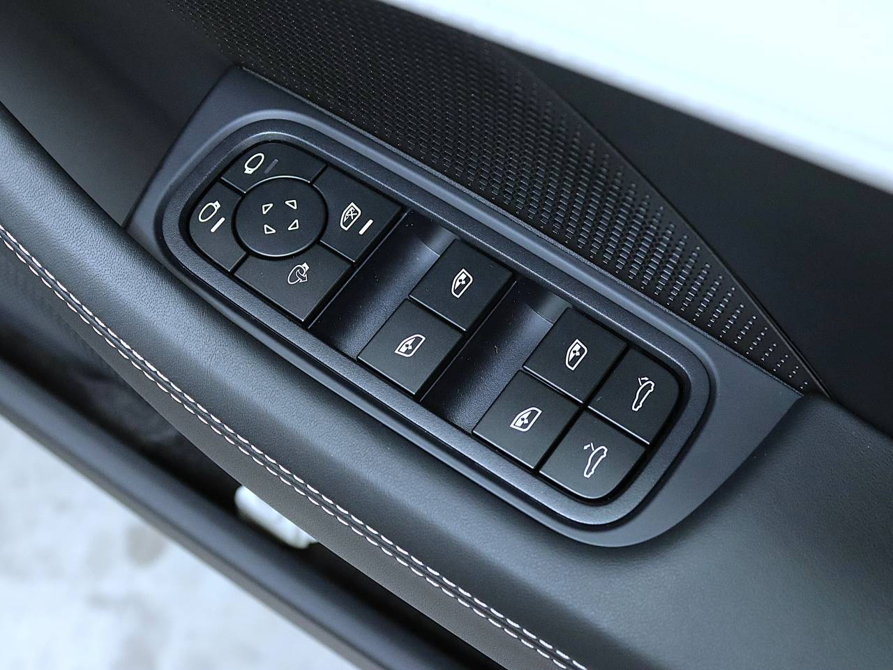 Panamera (4) image 26