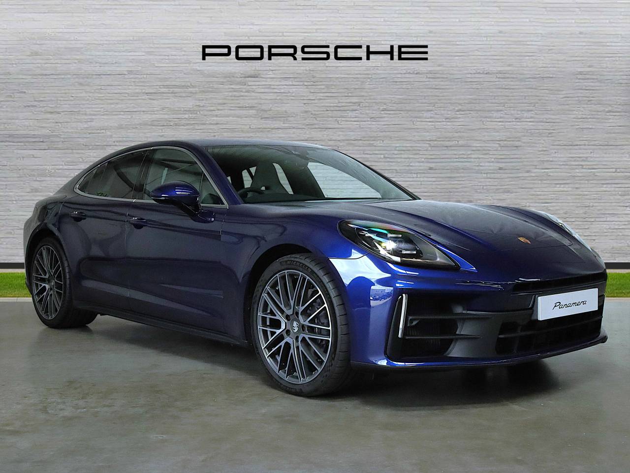 Panamera (4) image 01