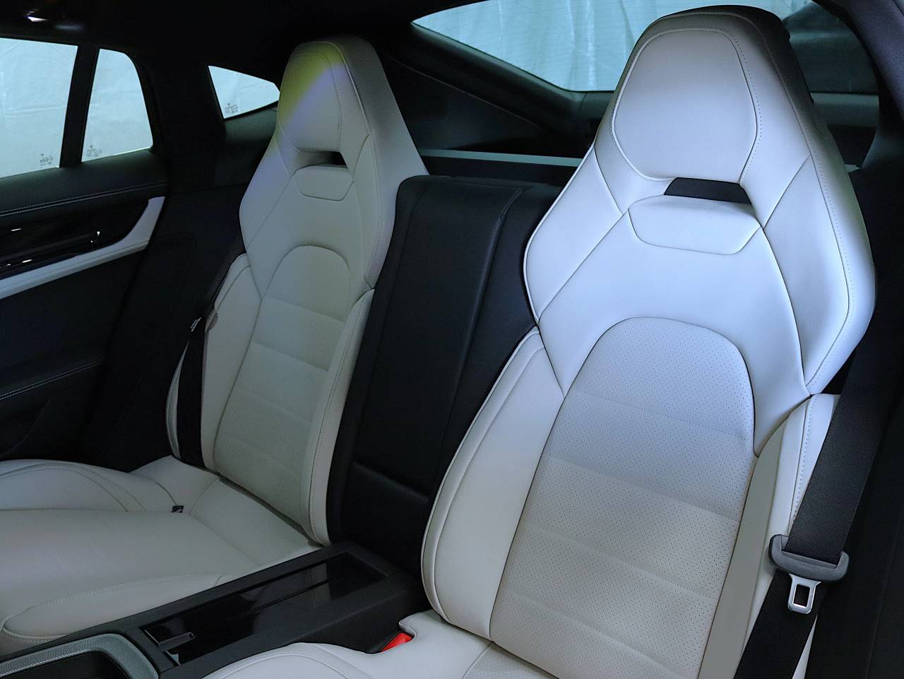 Panamera (4) image 37