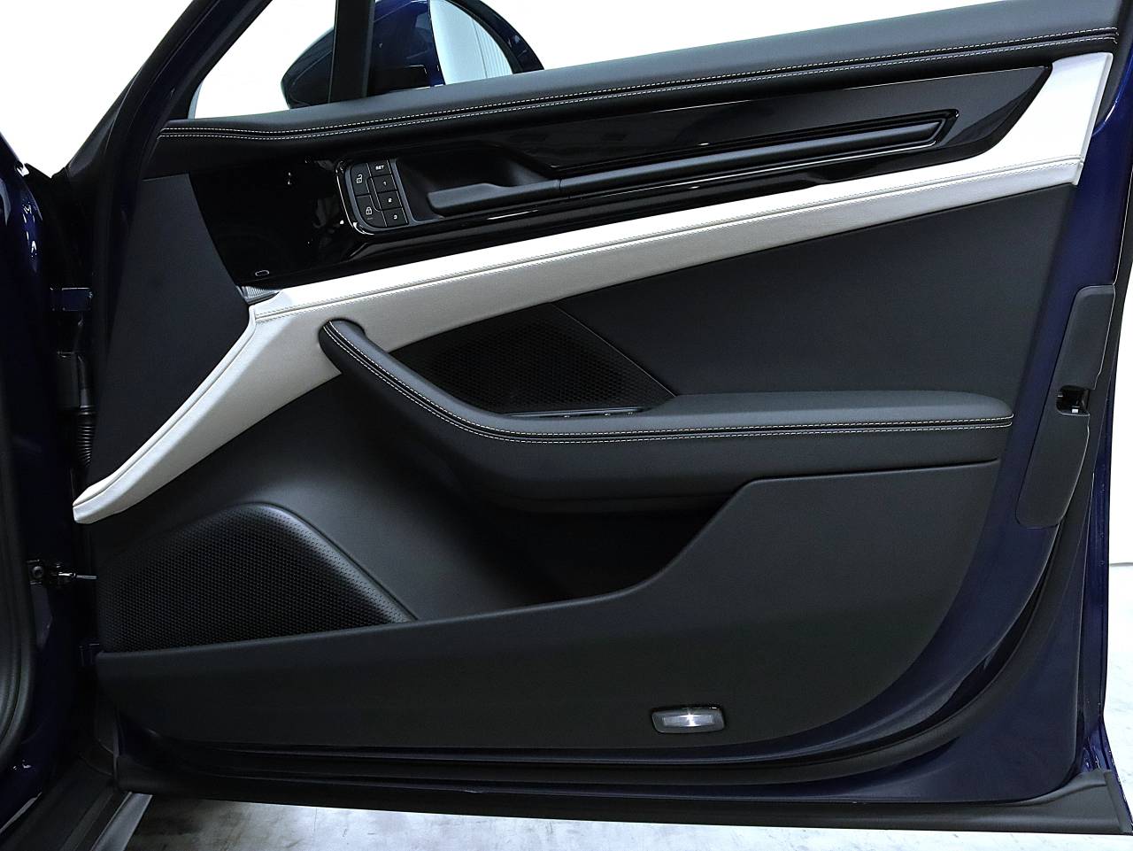 Panamera (4) image 24