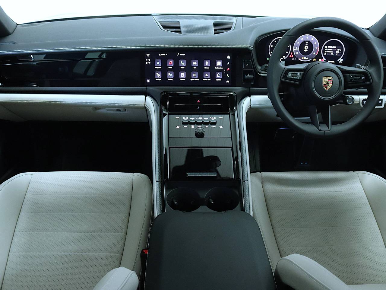 Panamera (4) image 23