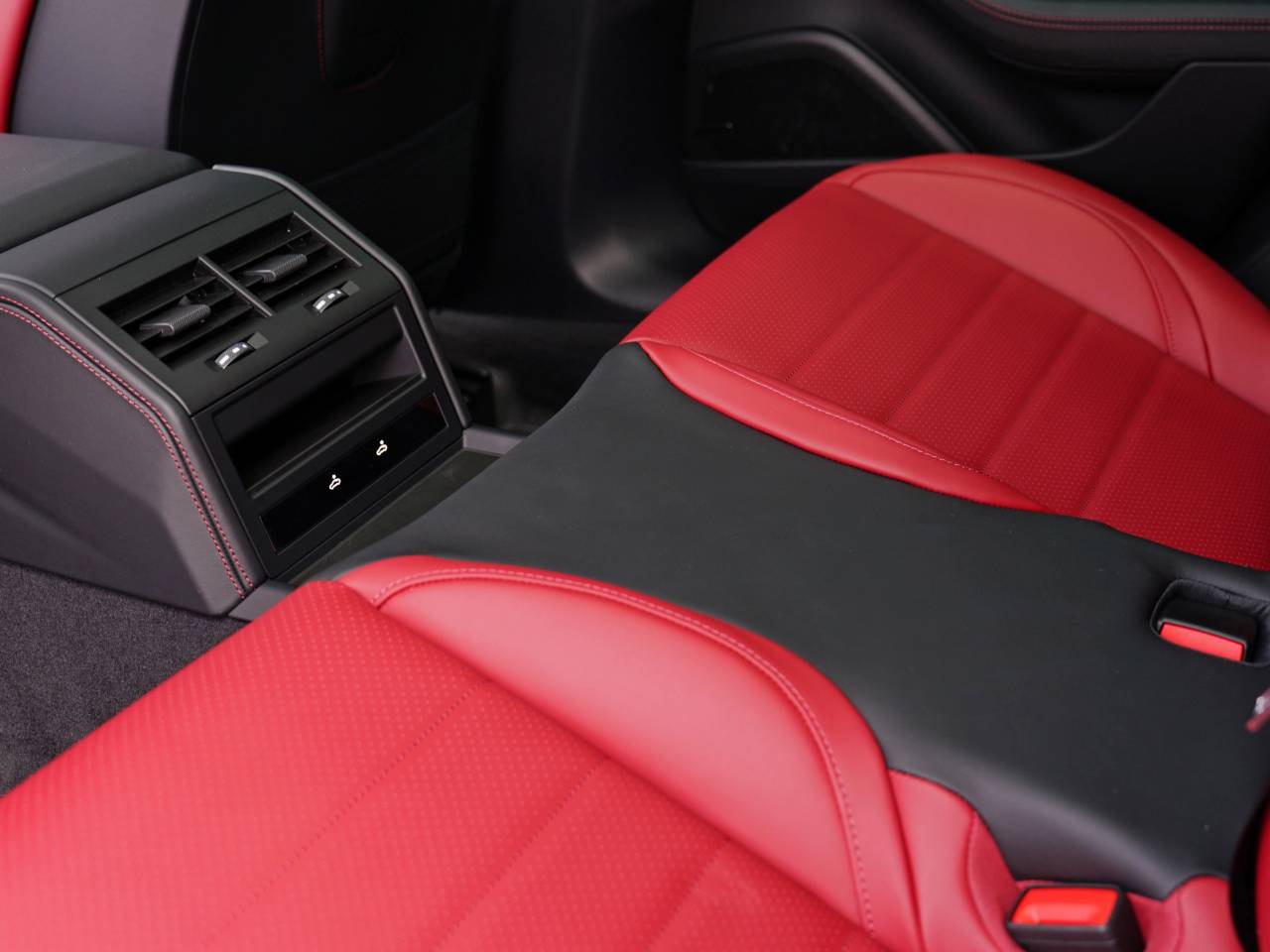 Panamera (4) image 23