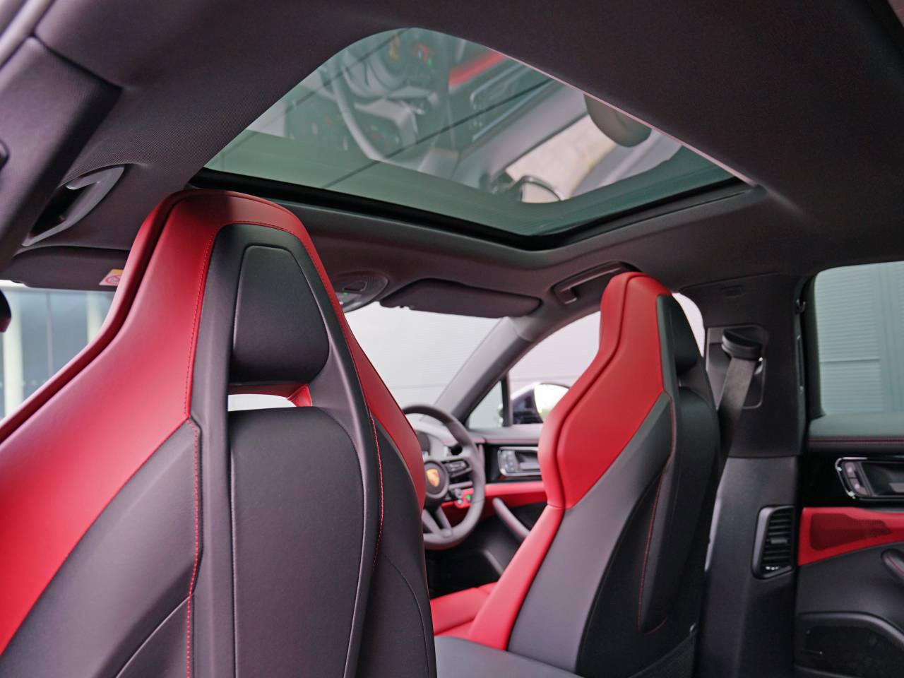 Panamera (4) image 11