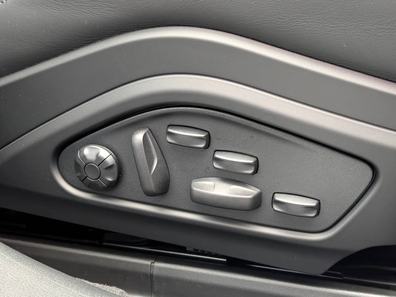 Panamera (4) image 30