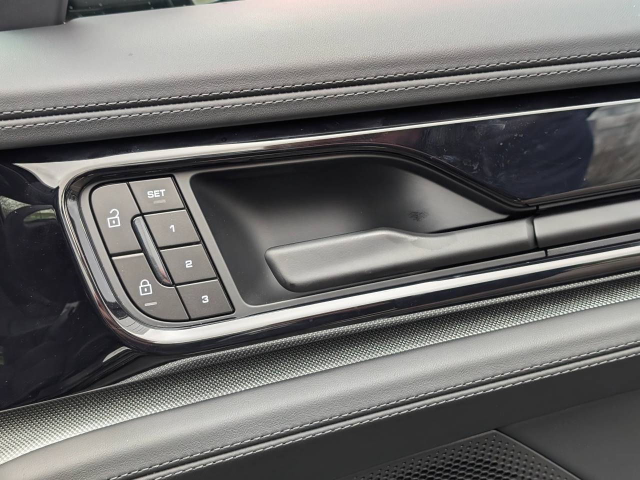 Panamera (4) image 25
