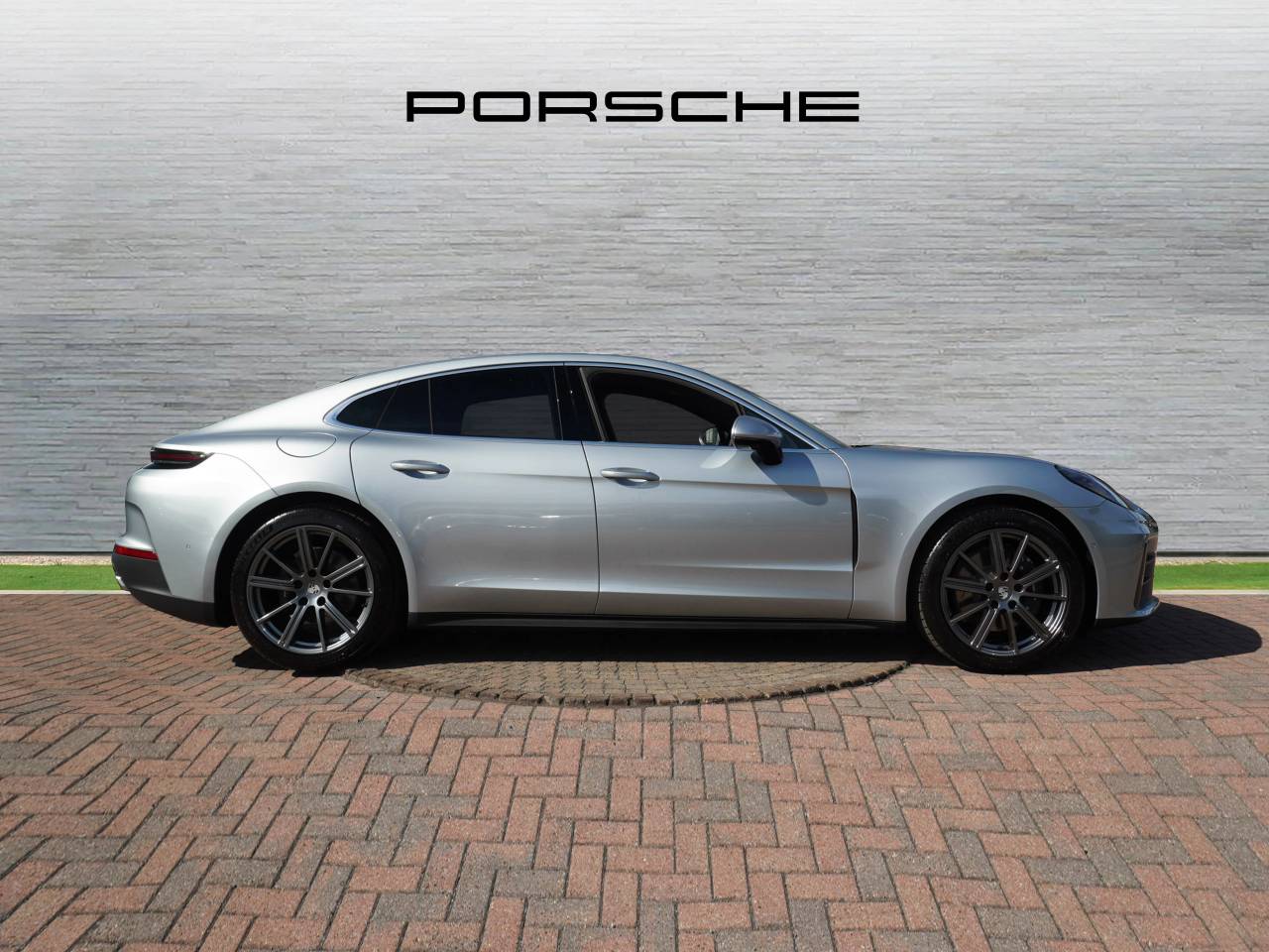 Panamera (6) image 02