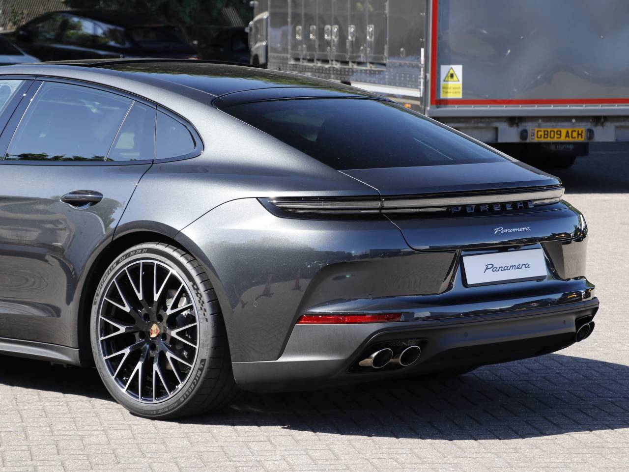 Panamera (3) image 18
