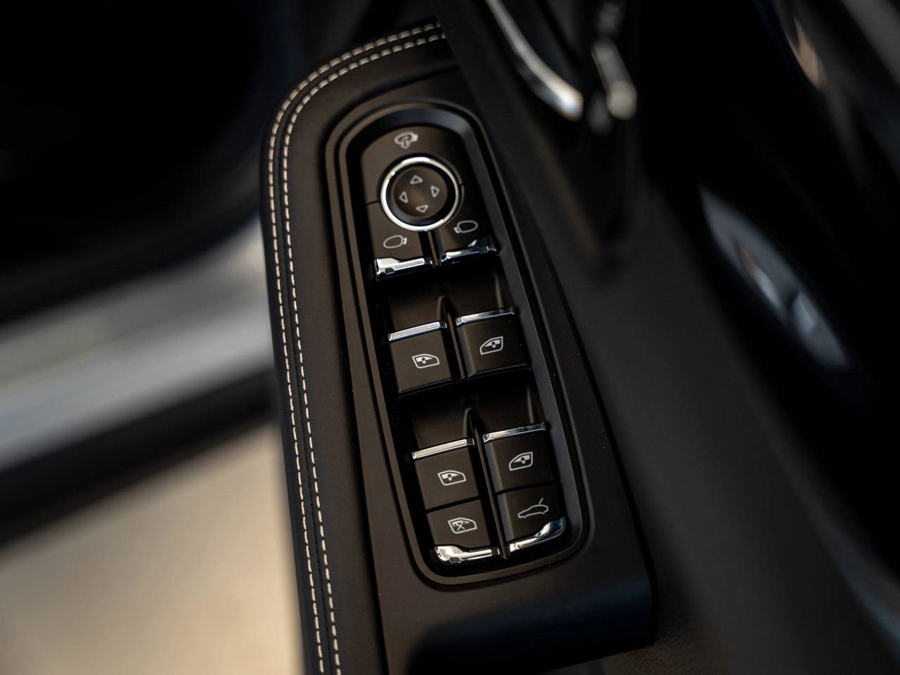 Macan (14) image 34