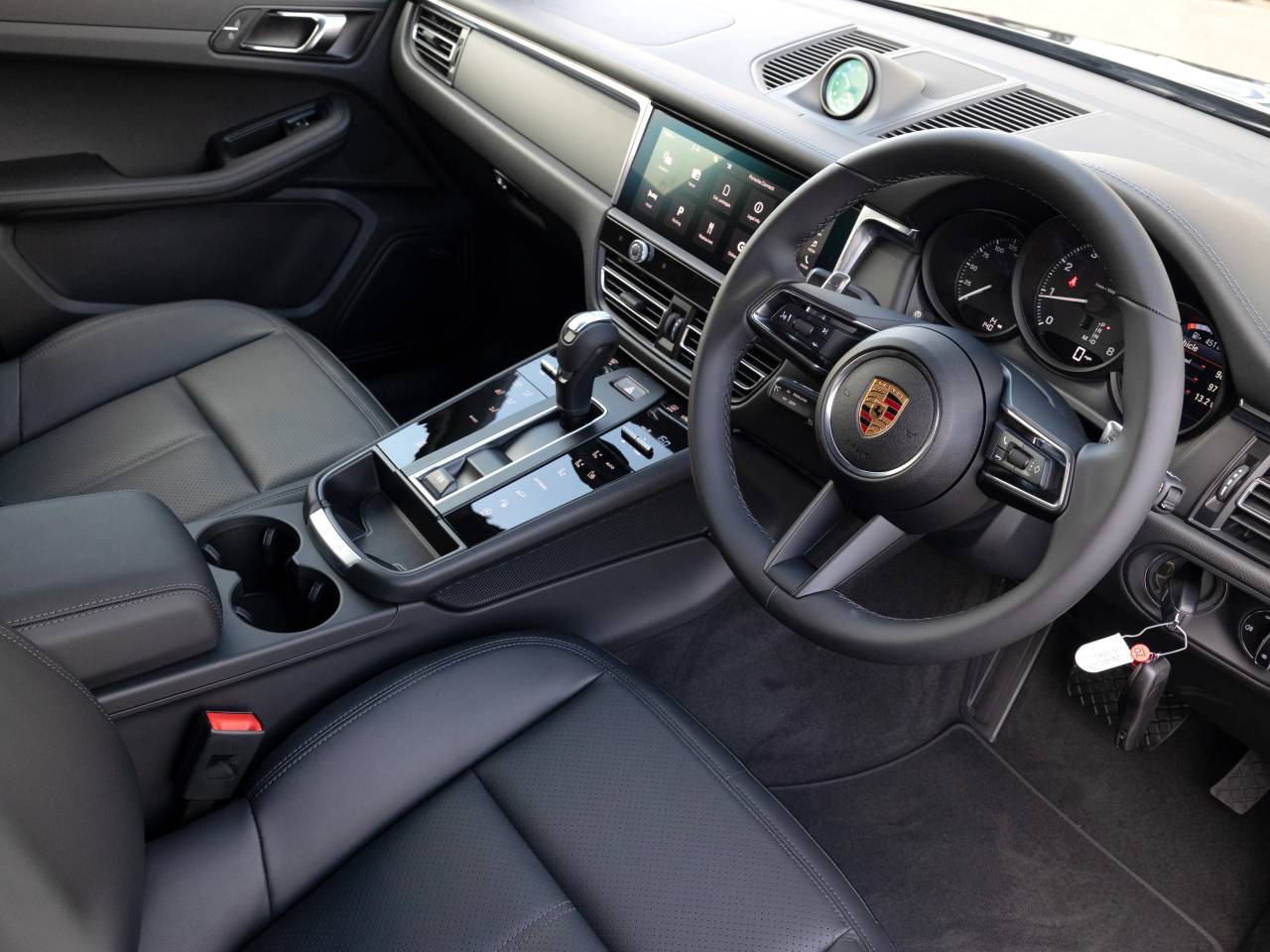 Macan (91) image 04