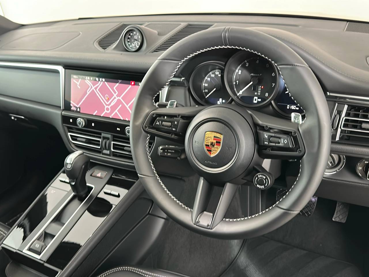 Macan (57) image 09