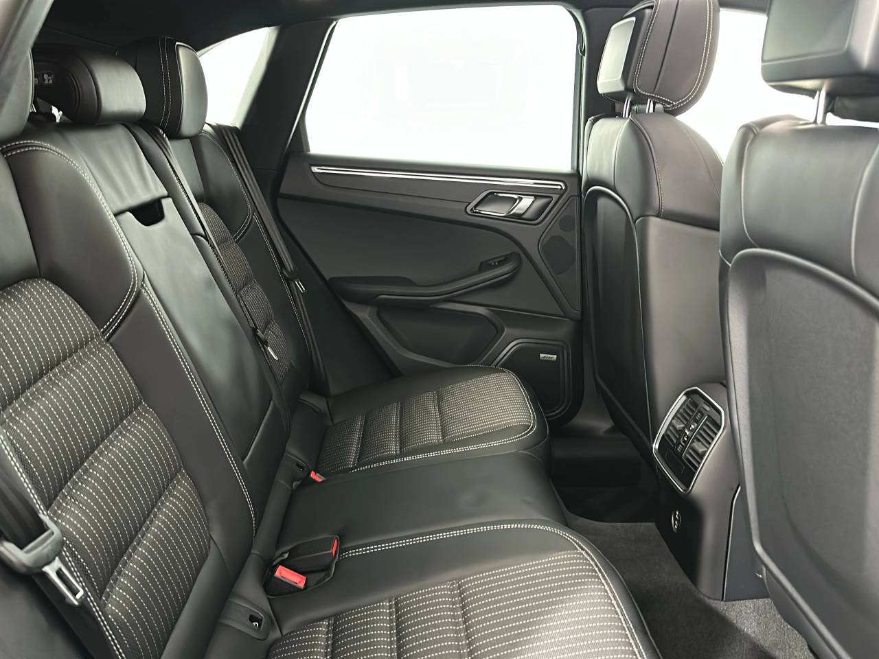 Macan (57) image 19