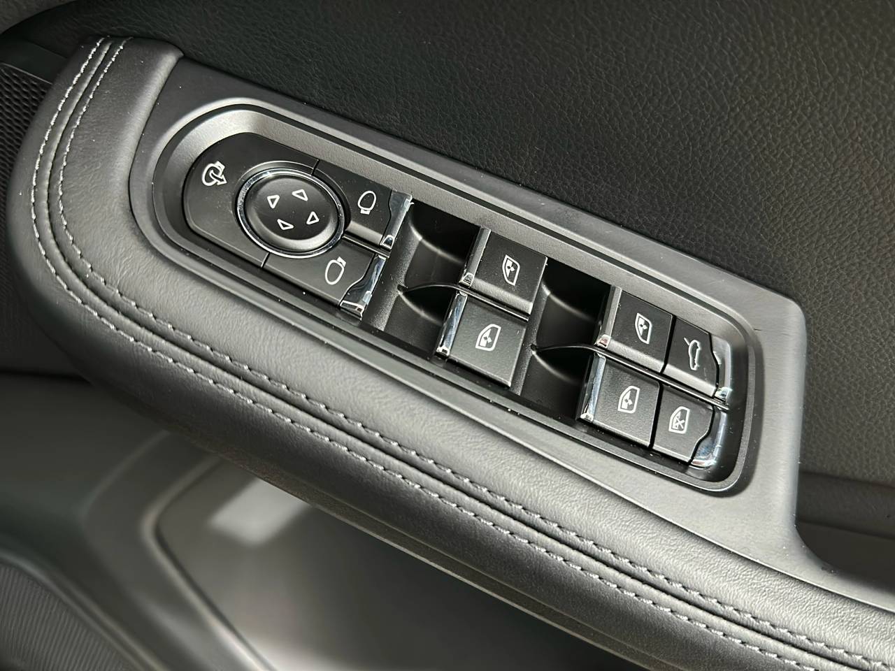 Macan (57) image 33