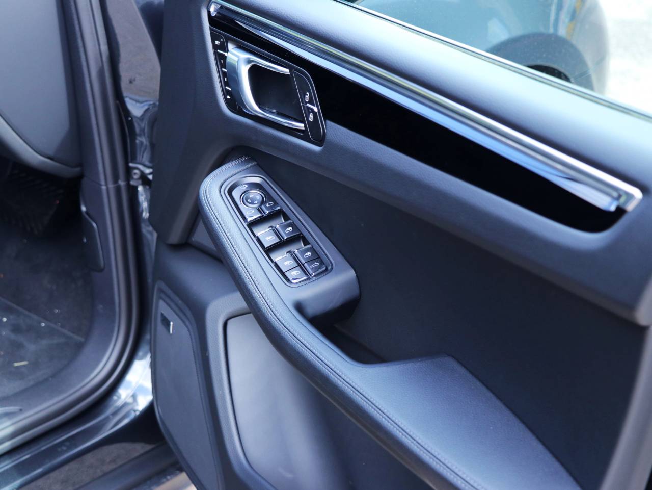 Macan (46) image 31