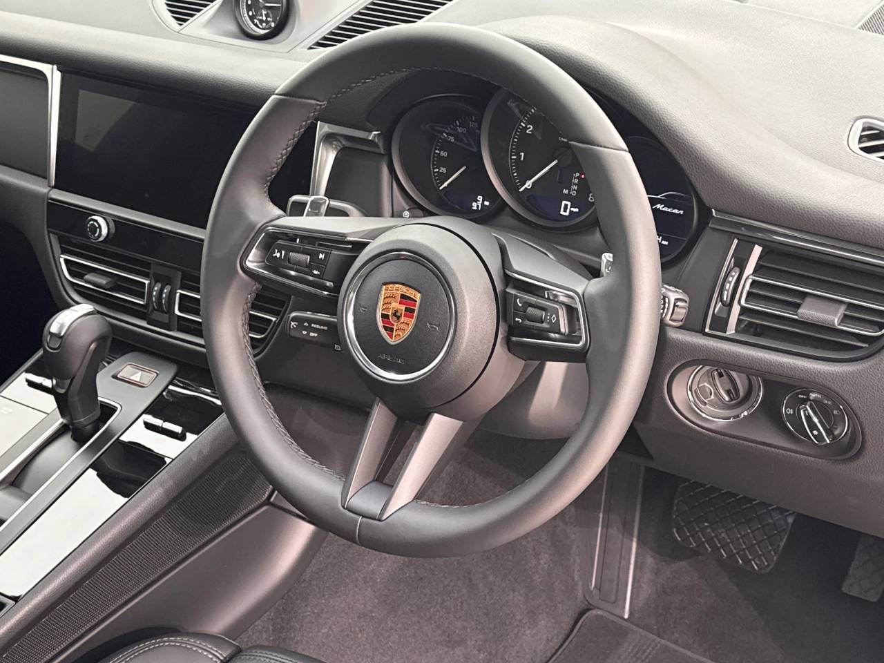 Macan (82) image 17
