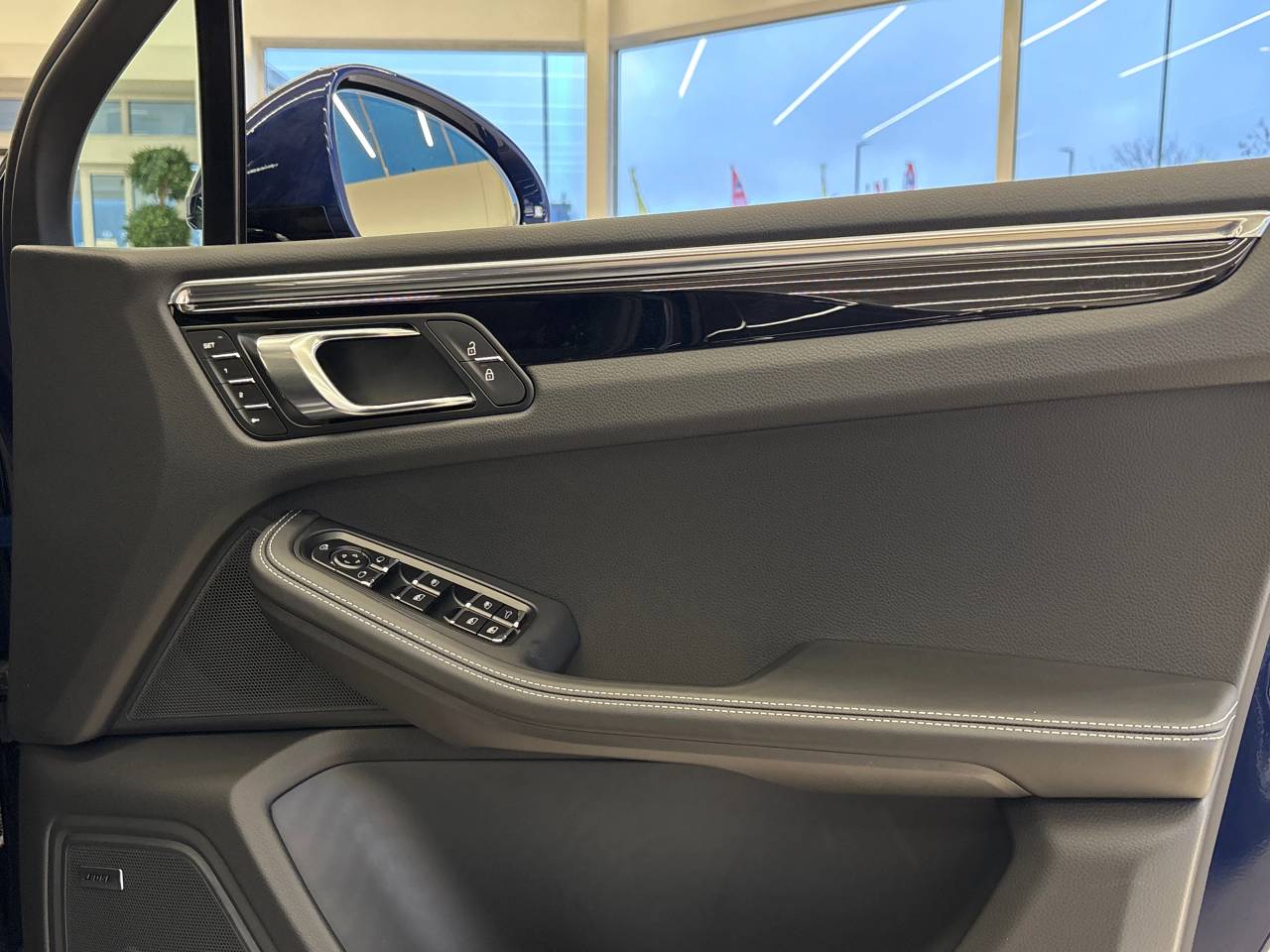 Macan (12) image 32