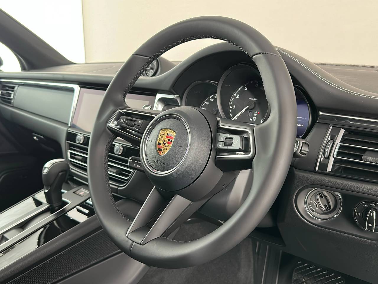 Macan PDK (180) image 13