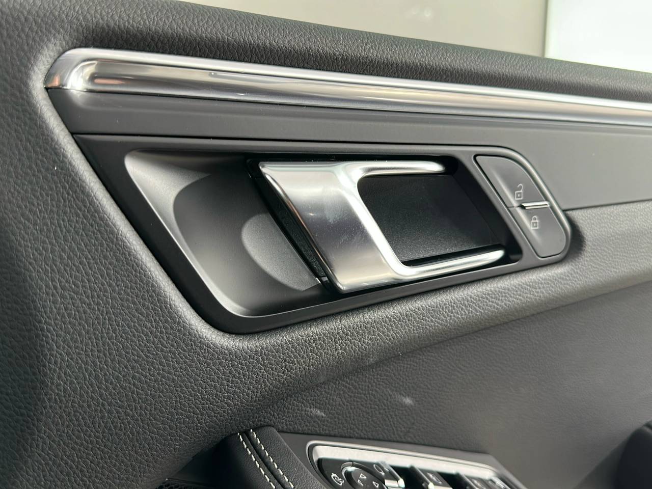 Macan PDK (180) image 33