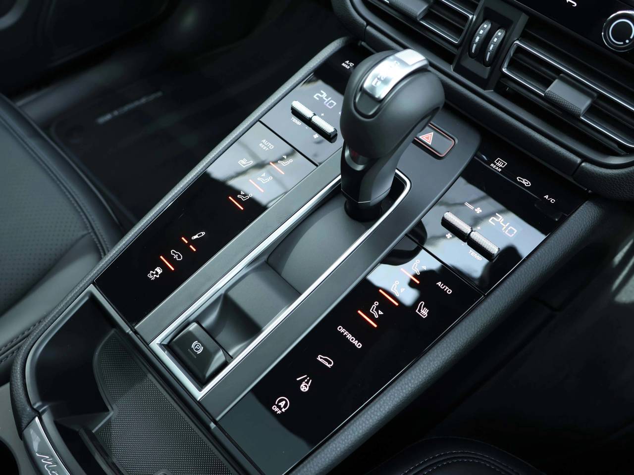 Macan (74) image 15