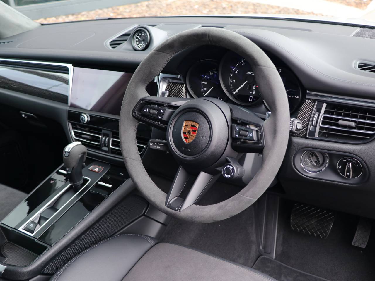 Macan (54) image 04