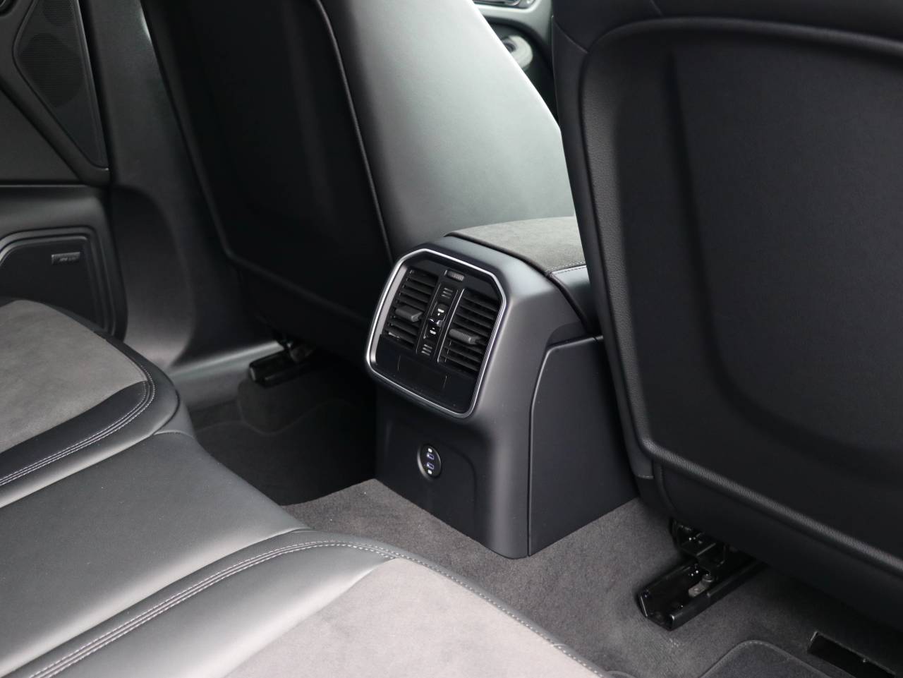 Macan (54) image 41
