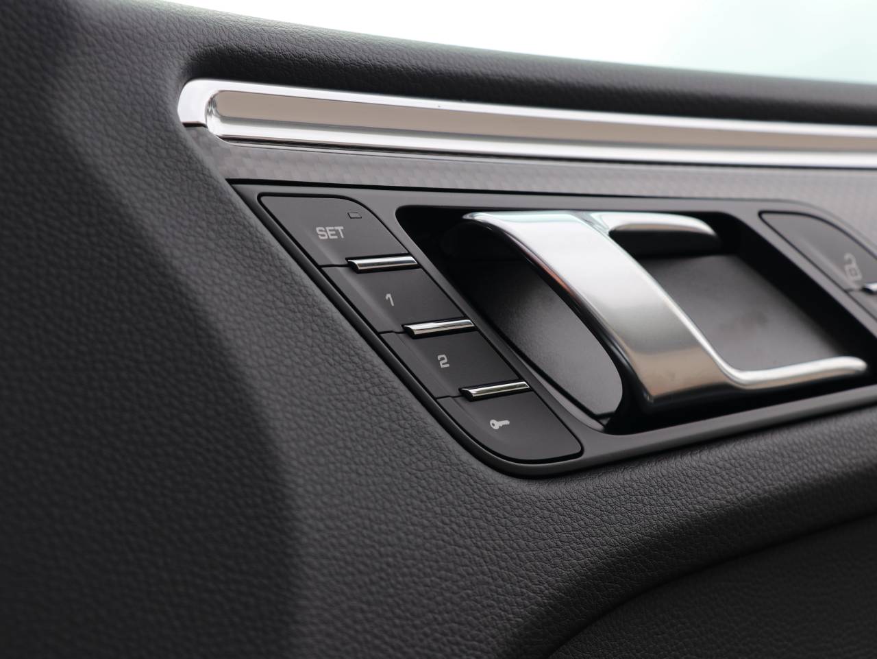 Macan (54) image 38