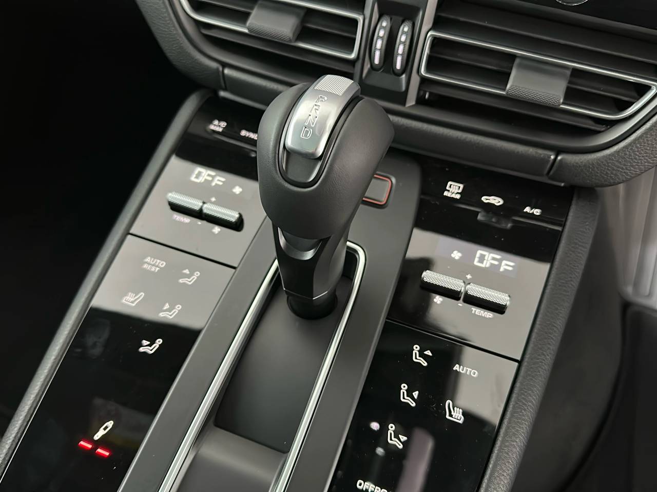Macan (54) image 26