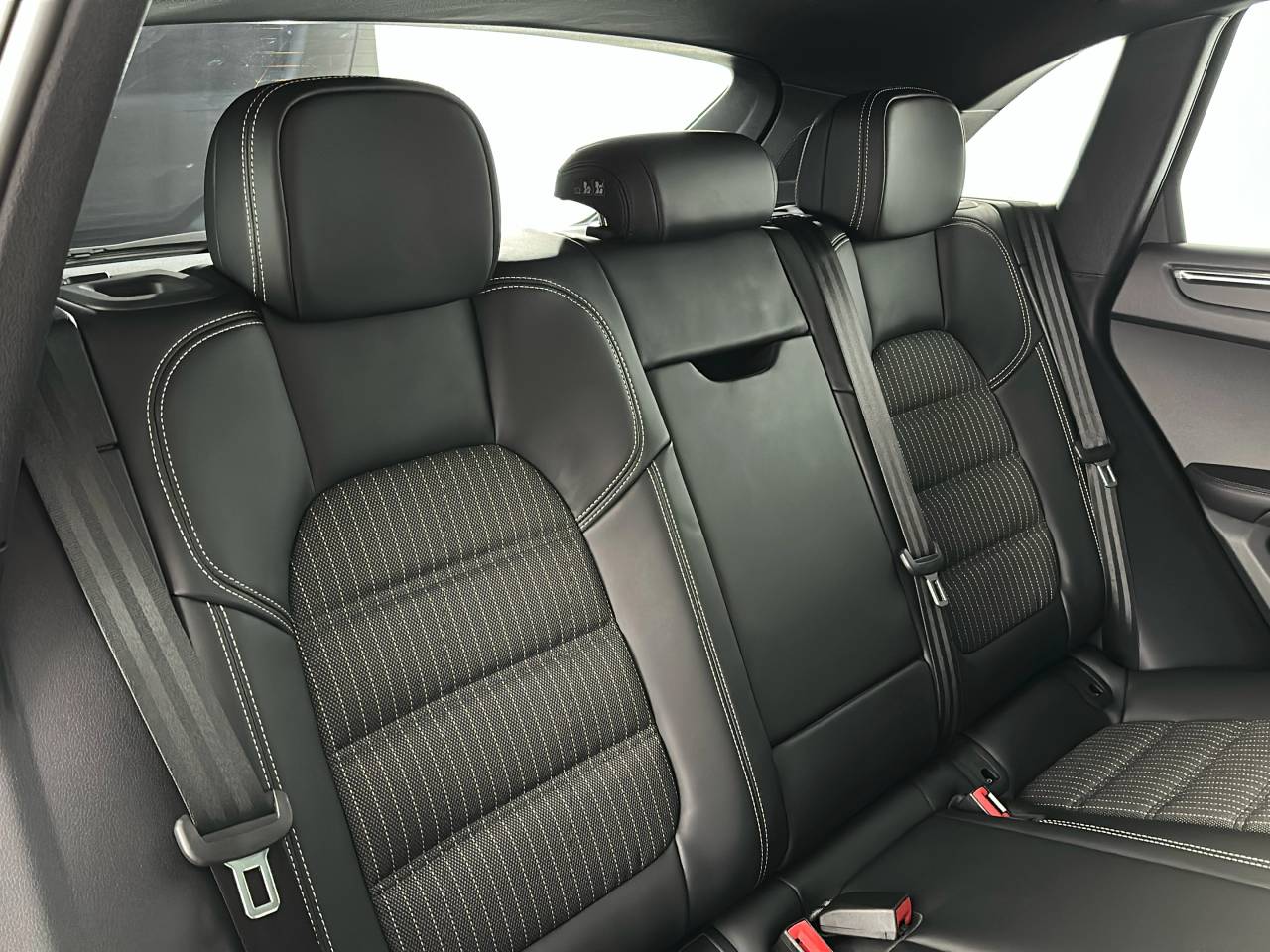 Macan (54) image 15