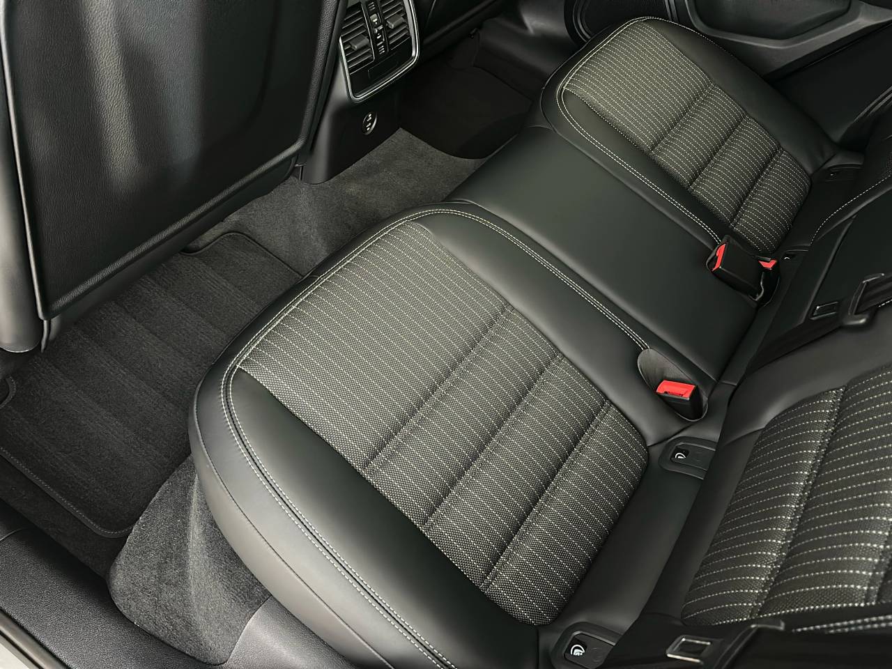Macan (54) image 10