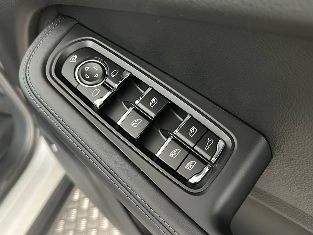 Macan (54) image 18